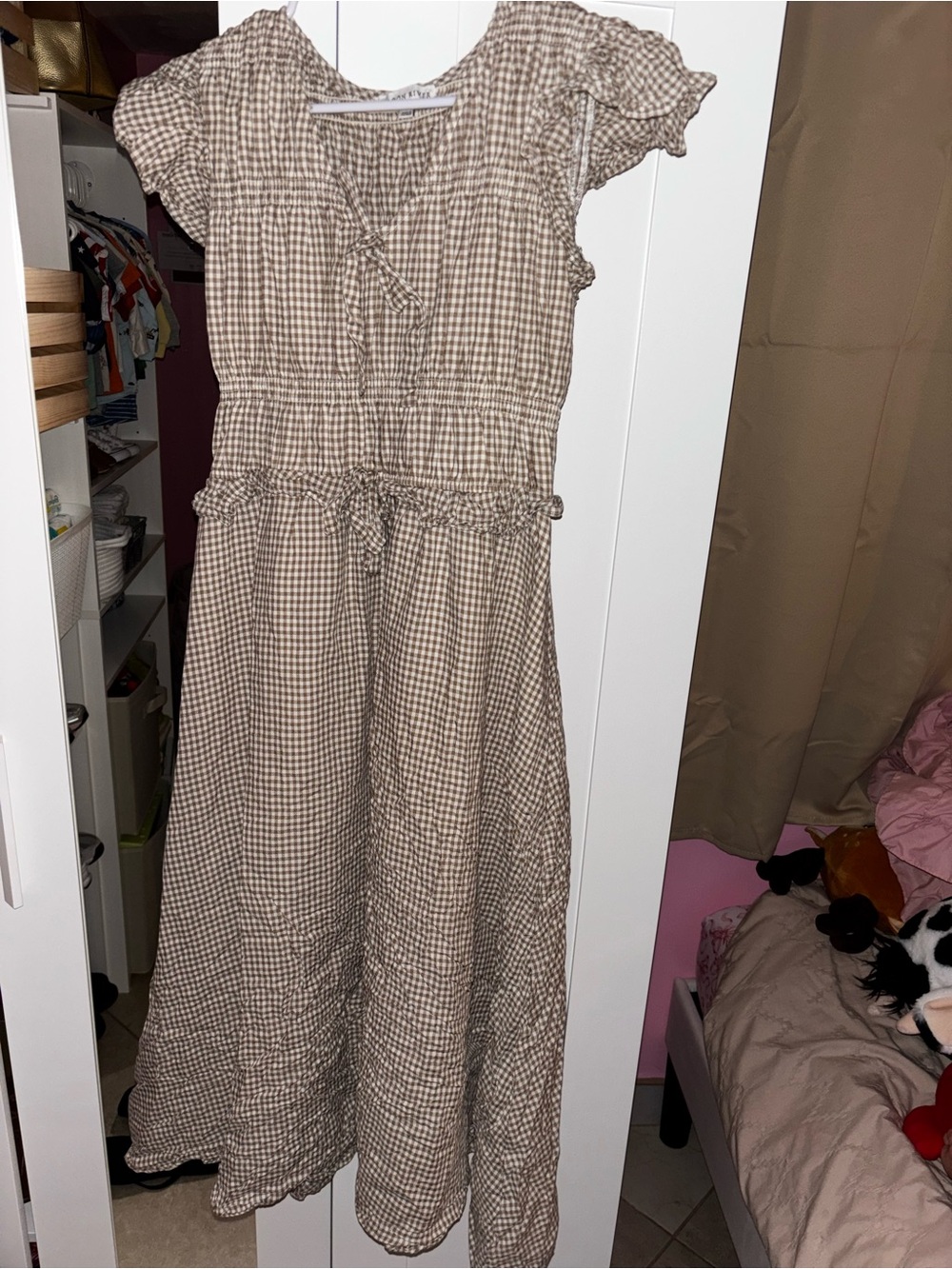 Moon River Brown Gingham Smocked Midi Dress